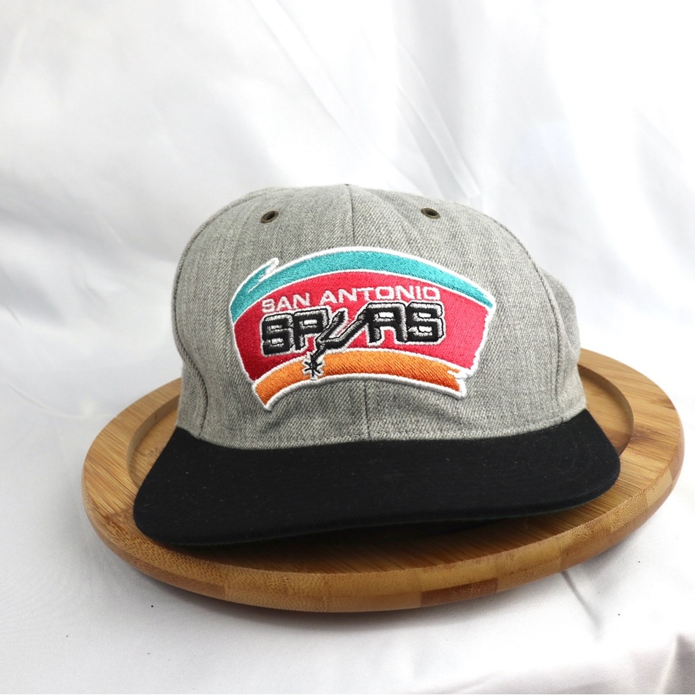 Mitchell & Ness San Antonio Spurs Core Basic HWC Black & Gray Snapback Hat